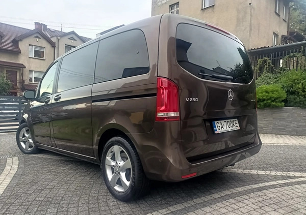 Mercedes-Benz Klasa V cena 116000 przebieg: 289000, rok produkcji 2015 z Gdynia małe 137